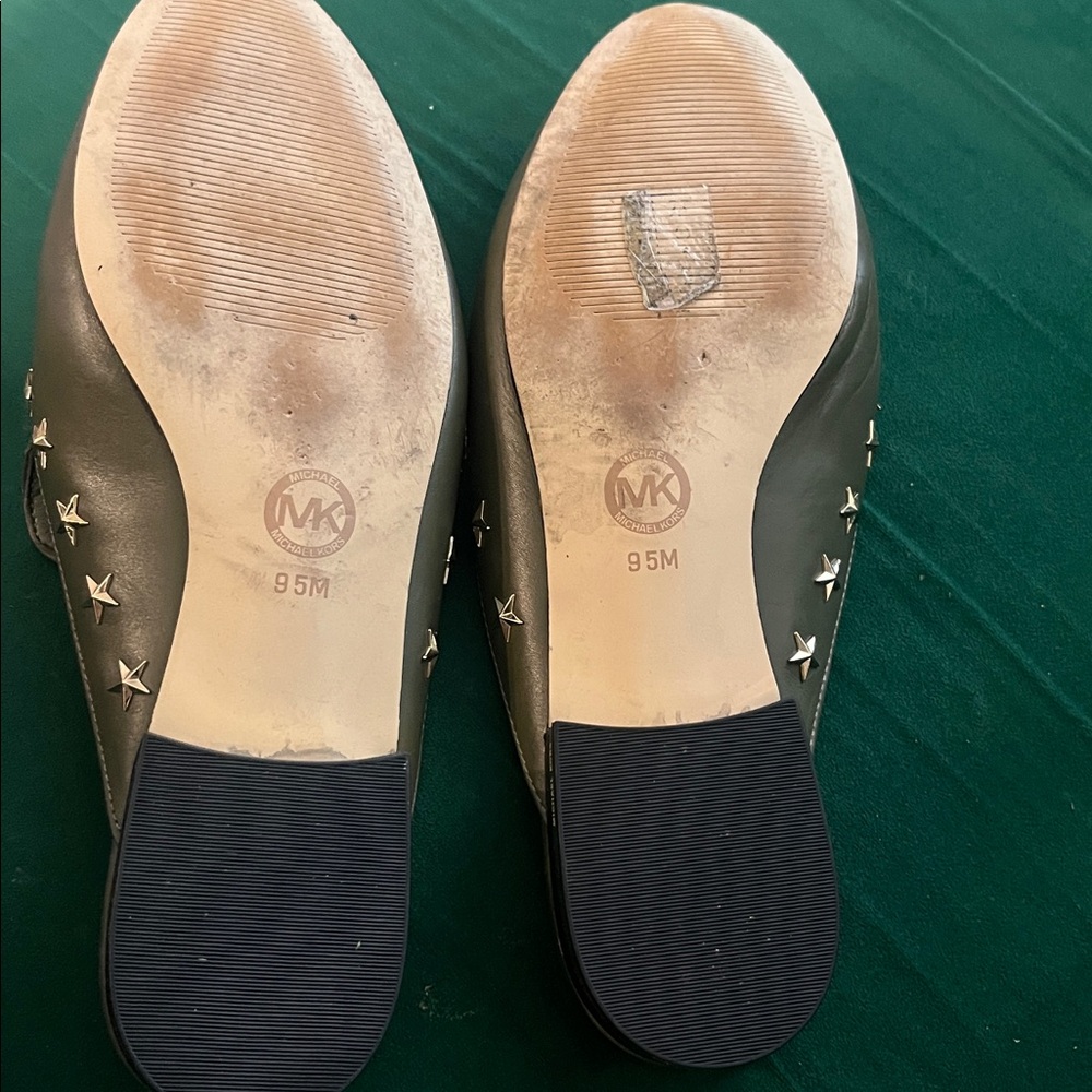 Michael Kors Women's Natasha Slide-on Mules Leather Star Studs Olive Green 9.5 M - Picture 3 of 4